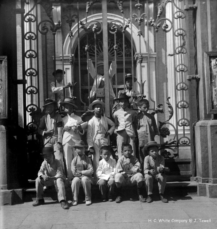 Stunning photos of Manila Pre-WWII from John Tewell